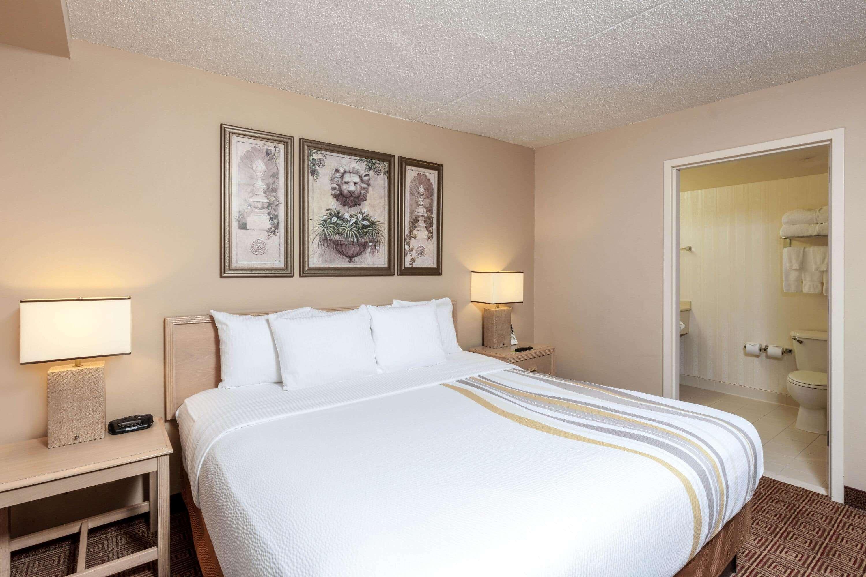La Quinta By Wyndham Garden City Exterior photo